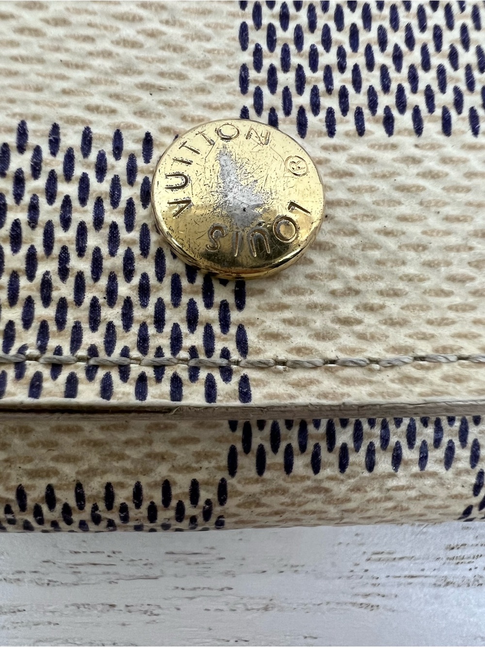 Louis Vuitton Damier Azur 4 Key Ring Holder - Picture 4 of 15